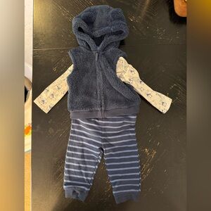 12 month Boys/Unisex Onesie with pants and vest set NWT